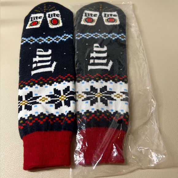 Miller Lite Holiday Beer Koozie - NWT - Picture 1 of 4